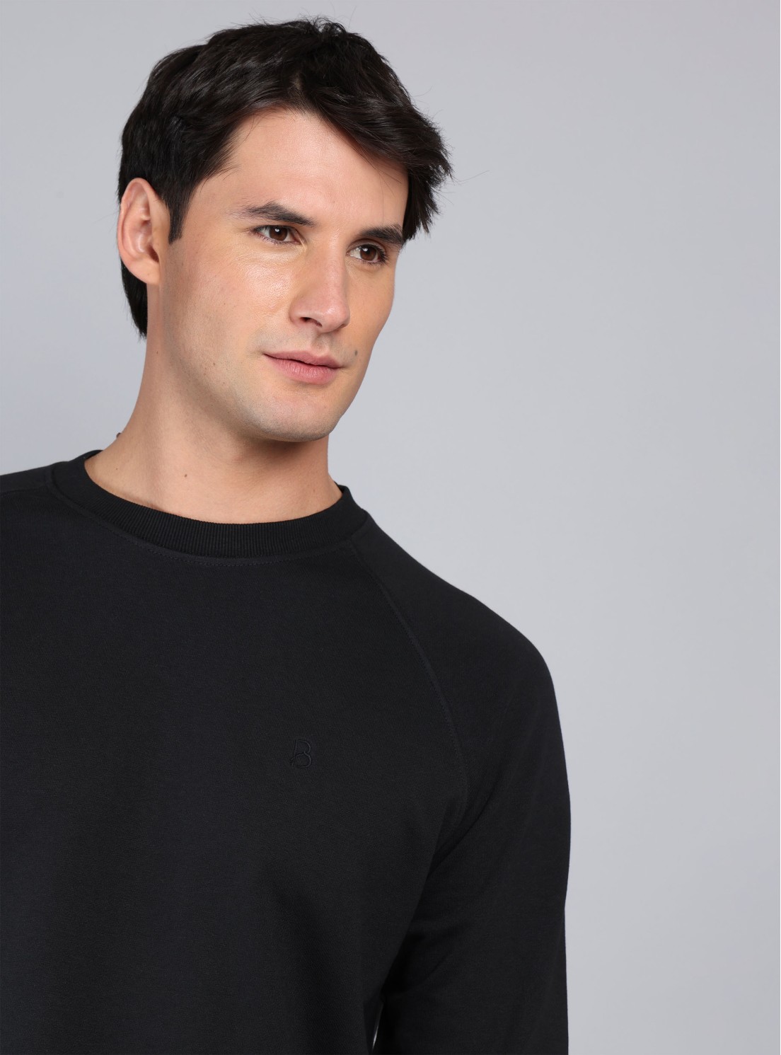Polerón Cuello Redondo Regular Fit Negro Piero Butti Polerón Cuello Redondo Regular Fit Negro Piero Butti